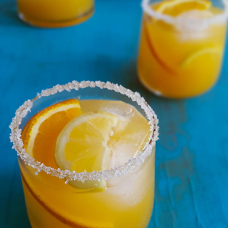 عصير البرتقال و الليمون مع الزنجبيل