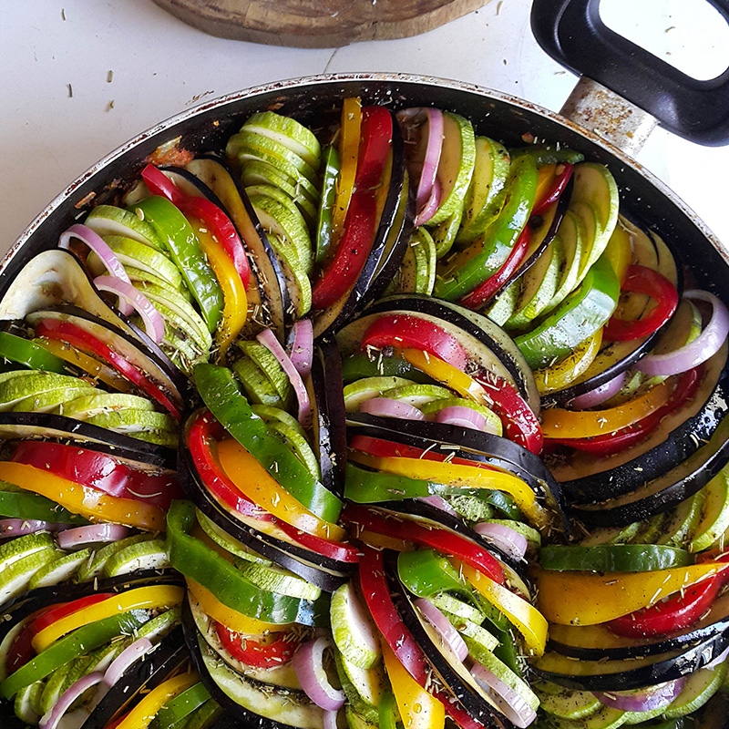 (Ratatouille) طريقة عمل يخنة الخضار الفرنسية