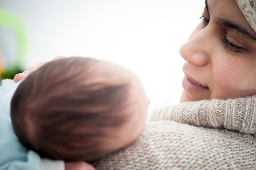10 خطوات تقدمون من خلالها الدعم الحقيقي للأم الجديدة