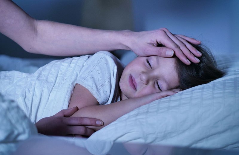طريقة بسيطة تساعد طفلك على الاستغراق في النوم بسرعة