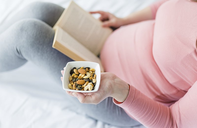 فيديو: ١٢ نوع من الأطعمة عالية الأهمية في فترة الحمل