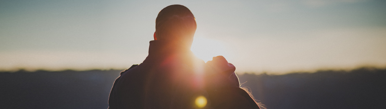 ٤٠ طريقة لإشعال الحب بينك وبين زوجك!