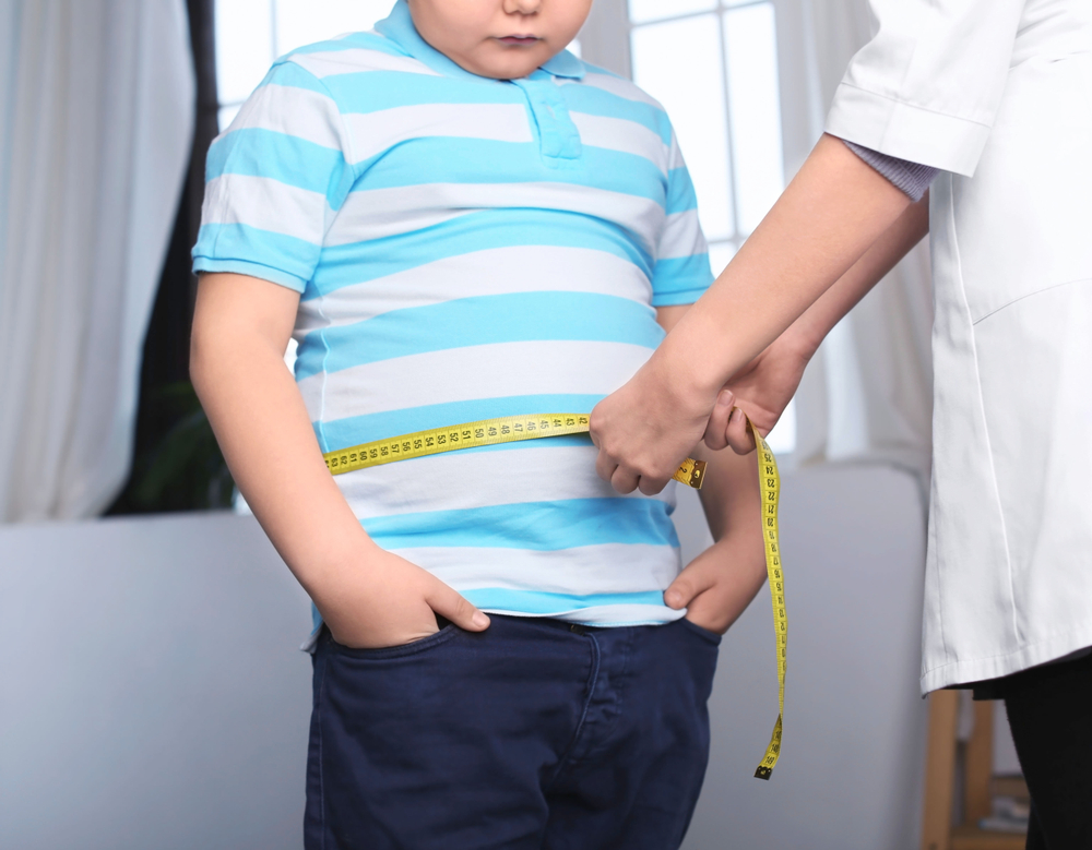 نصائح للأهل حول كيفية التعامل مع زيادة الوزن لدى أطفالهم