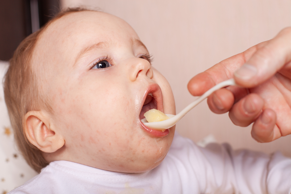 Can a new mom's diet cause food allergy to the baby