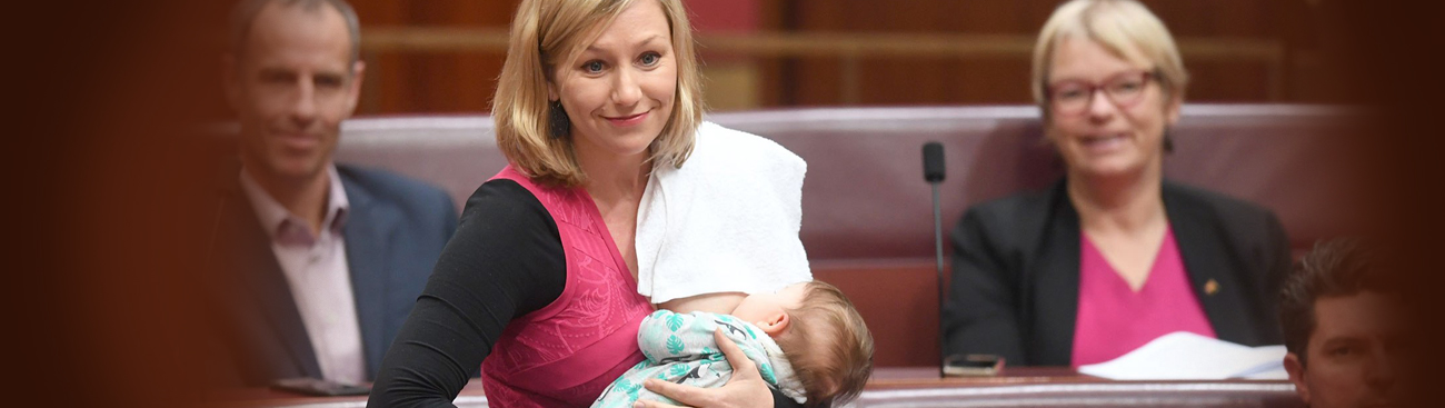 سياسية أسترالية دخلت التاريخ لإرضاعها طفلتها في البرلمان