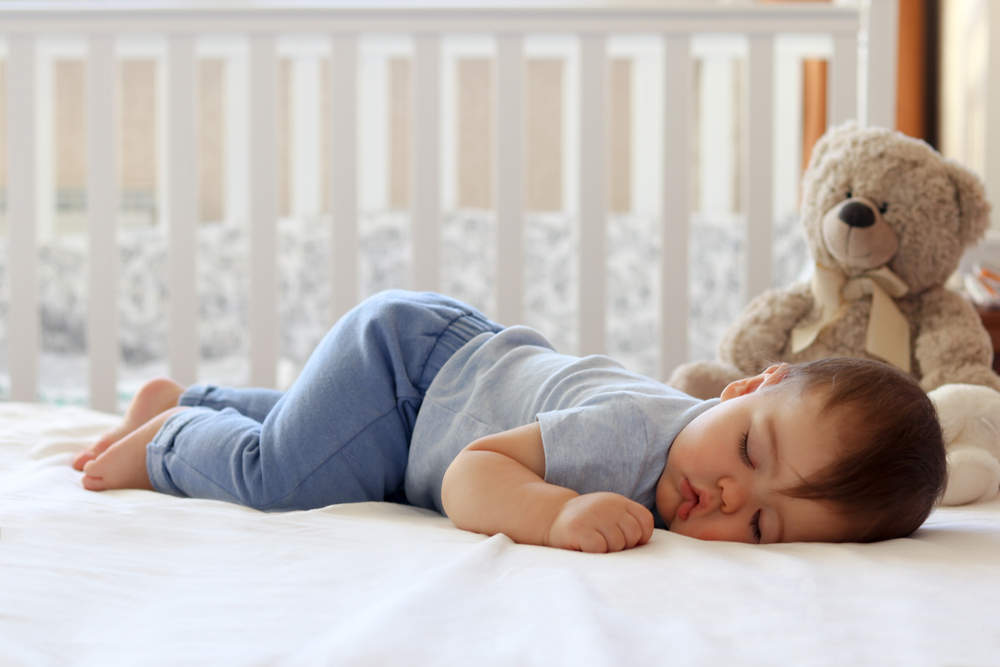 4 نصائح لتحافظي على روتين نوم طفلك خلال شهر رمضان