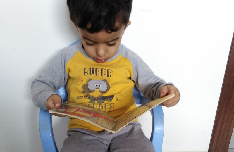 كيف جعلت طفلي يتعلق بالكتب والقراءة؟