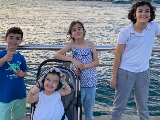 360moms -  التقزم، الودانة، قصار القامة، طفلة تعاني من التقزم