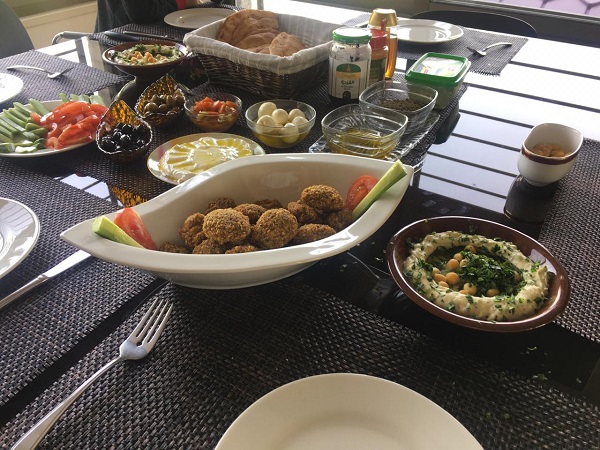 middle eastern breakfast 