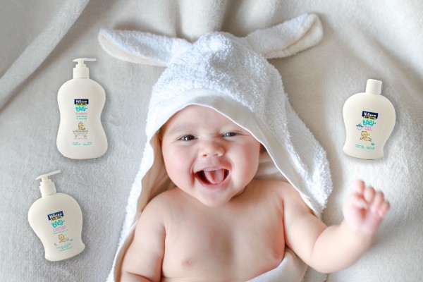 استحمام الطفل الرضيع ومنتجات العناية بالبشرة للطفل