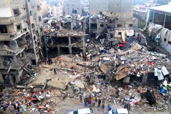 destroyed buldings in gaza from israeili airstrikes